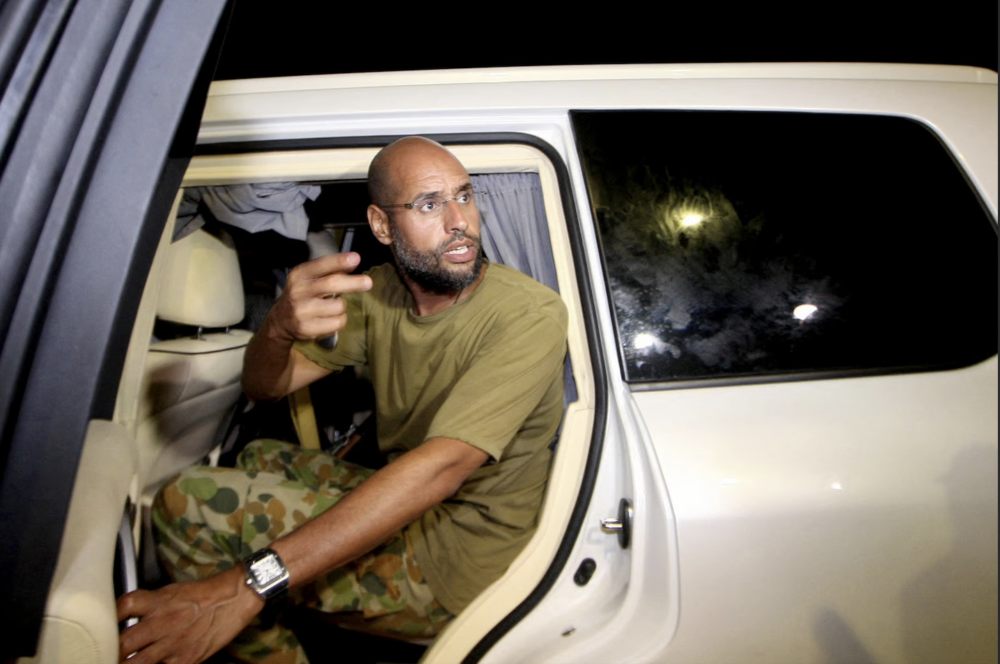 La révolution a rebattu les cartes et chacun des héritiers a connu un sort marqué par la fatalité. « Tous les enfants de Mouammar Kadhafi ont participé à une tragédie dont ils ignoraient qu’ils étaient acteurs », confirme un politologue tunisien qui rappelle les années où les enfants du « Guide », entre esclandres et matchs de football, avaient rejoints les plus capricieux des rejetons du gotha mondial.