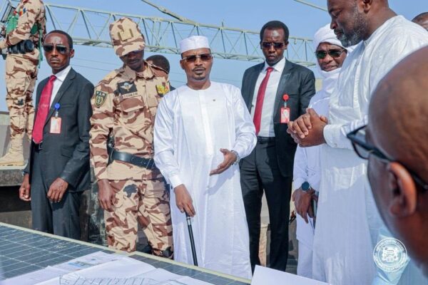 TCHAD : Le président inspecte le chantier de la clinique CNPS